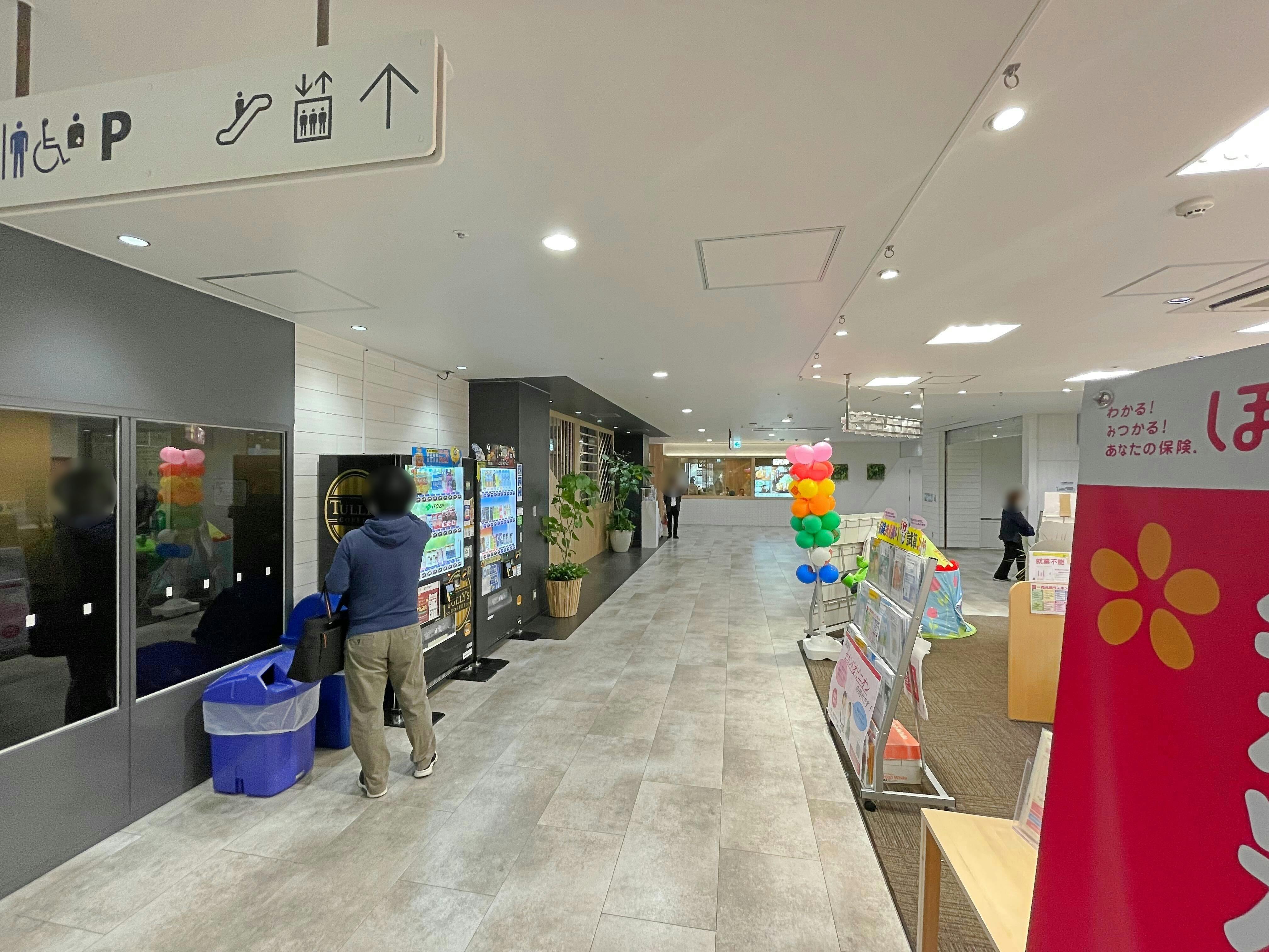 【光が丘IMA/光が丘駅直結】電子タバコ等の喫煙具PRに最適な駅直結ショッピングセンターの3階喫煙スペース前にあるイベントスペース