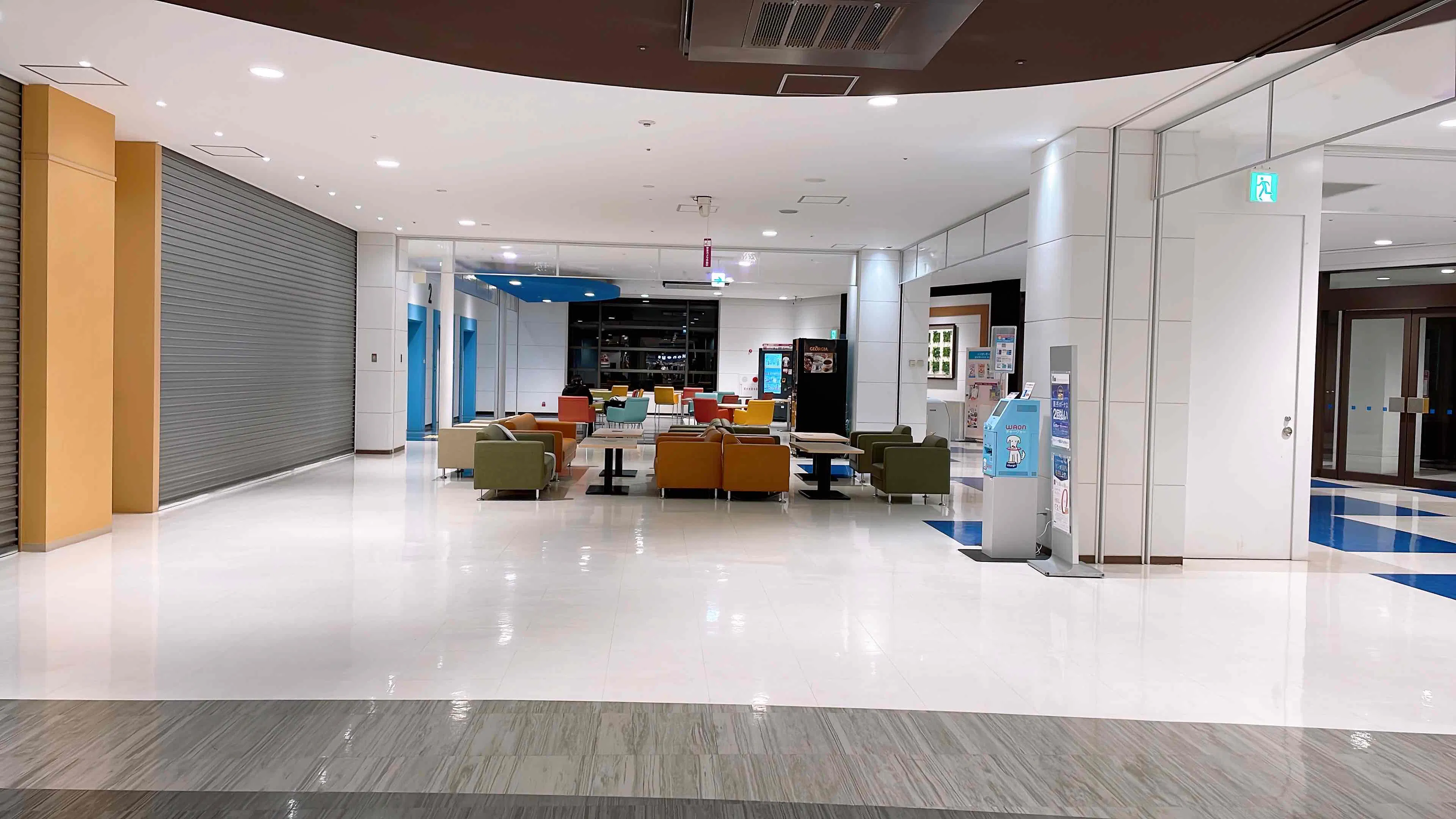 【イオンモール桑名*】1番街2F東出入口