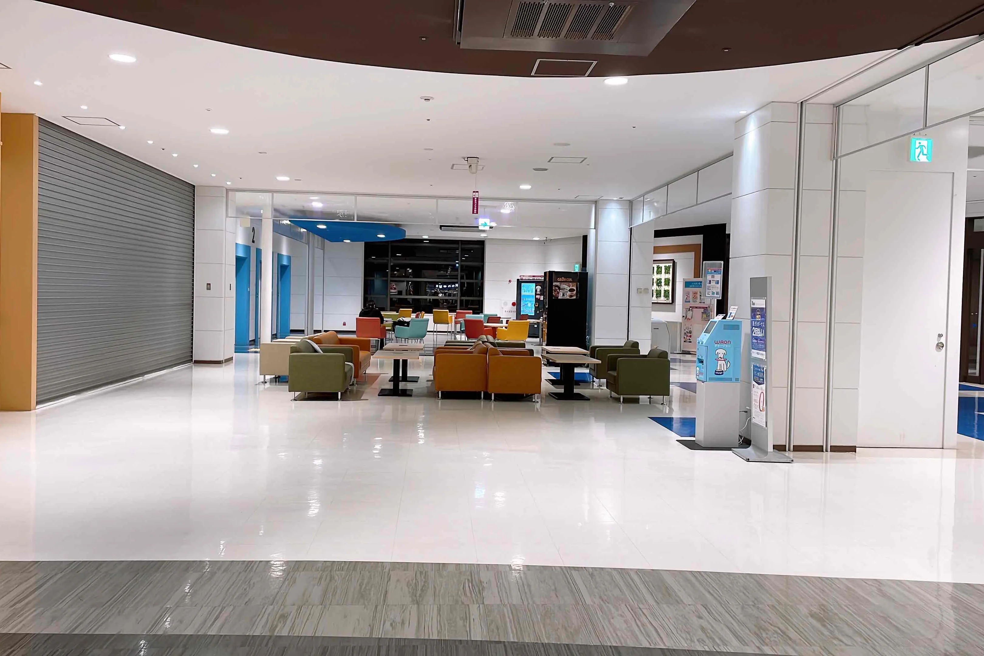 【イオンモール桑名*】1番街2F東出入口