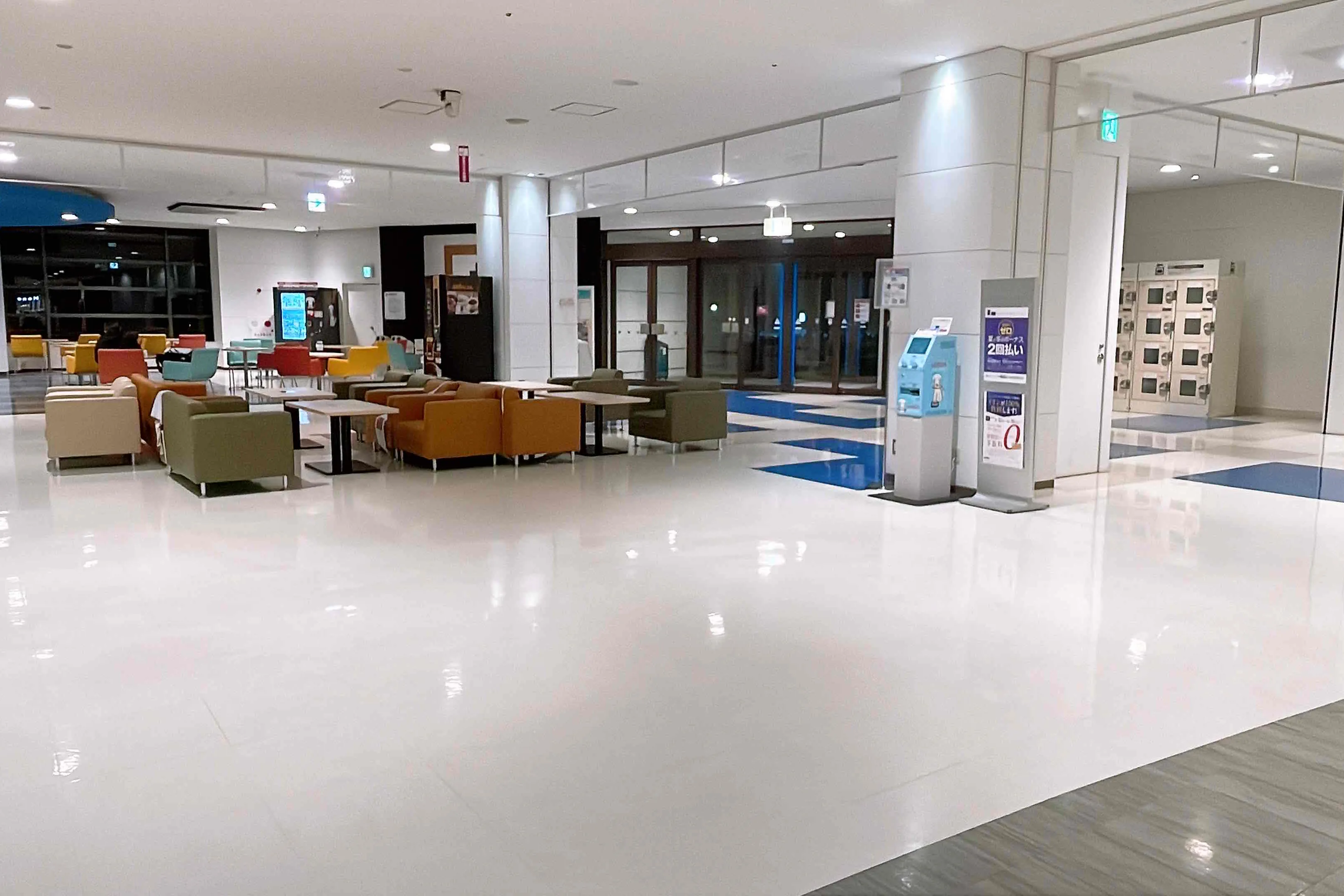 【イオンモール桑名*】1番街2F東出入口