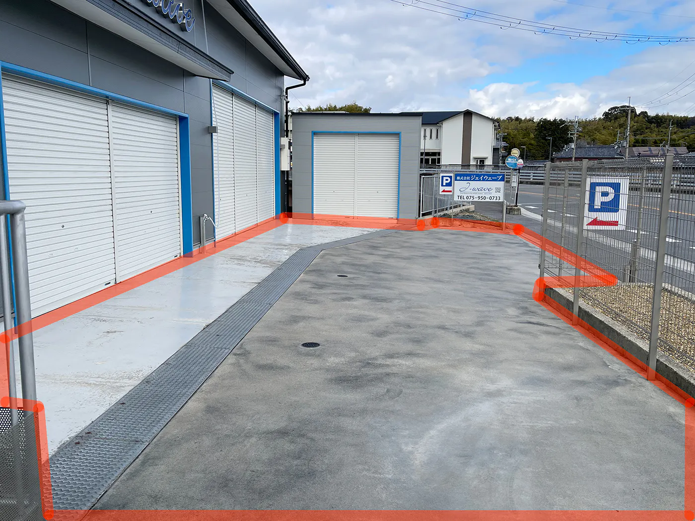 【京都府京都市西京区】キッチンカー出店に最適!京都洛西・国道9号線に面する「国道沓掛口」交差点北西角地にある約30坪の路面イベントスペース