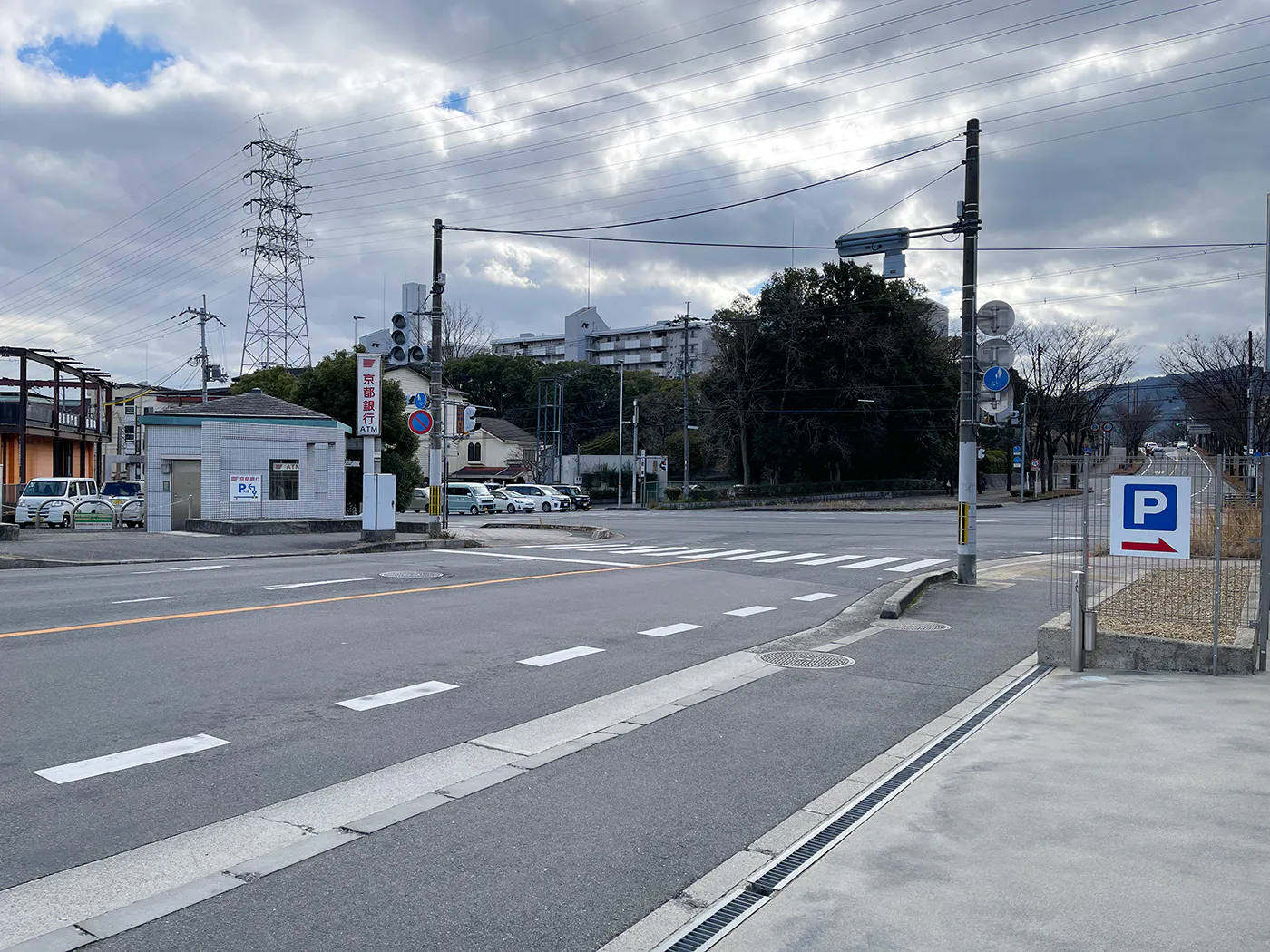 【京都府京都市西京区】キッチンカー出店に最適!京都洛西・国道9号線に面する「国道沓掛口」交差点北西角地にある約30坪の路面イベントスペース