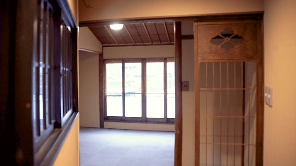 【京都河原町駅3分】個展・グループ展等のアート展示やポップアップストア、ワークショップに最適な築100年以上の京町家のギャラリースペース