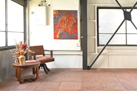 【雪が谷大塚駅5分】アパレルなどの展示会場やポップアップストア、撮影に適したインダストリアルな雰囲気の倉庫を改装したイベントスペース