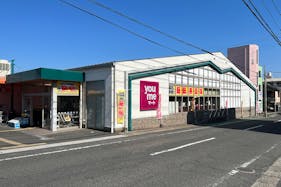 【ゆめマート 若園】屋外 入口正面 キッチンカーや販促プロモーションにおすすめな催事イベントスペース