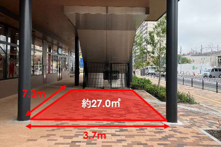 【ららテラスTOKYO-BAY】1F エスカレーター下(西側)の画像2