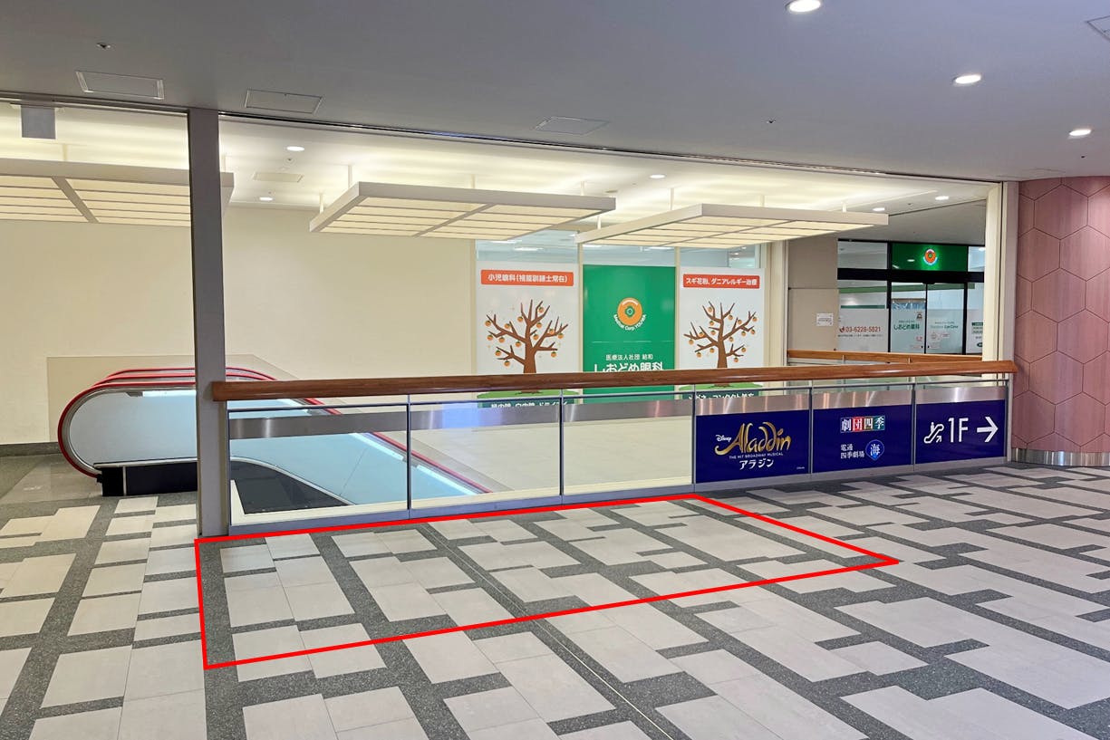 【カレッタ汐留】各種ポップアップやPRイベント等に最適な複合施設B1階エスカレーター横にあるスペース