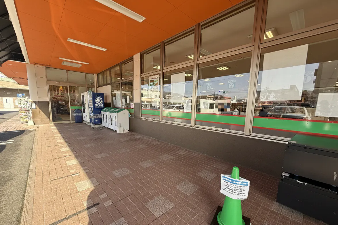 【Aコープみよし店】食物販や販促イベントに最適な屋外軒下スペース