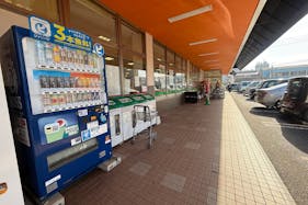 【Aコープみよし店】食物販や販促イベントに最適な屋外軒下スペース