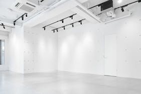 【明治神宮前駅4分】原宿・神宮前エリアの中心部!ポップアップイベントやワークショップに最適な白で統一されたシンプルさが美しいイベントスペース「PREMIER STUDIO ZERO」