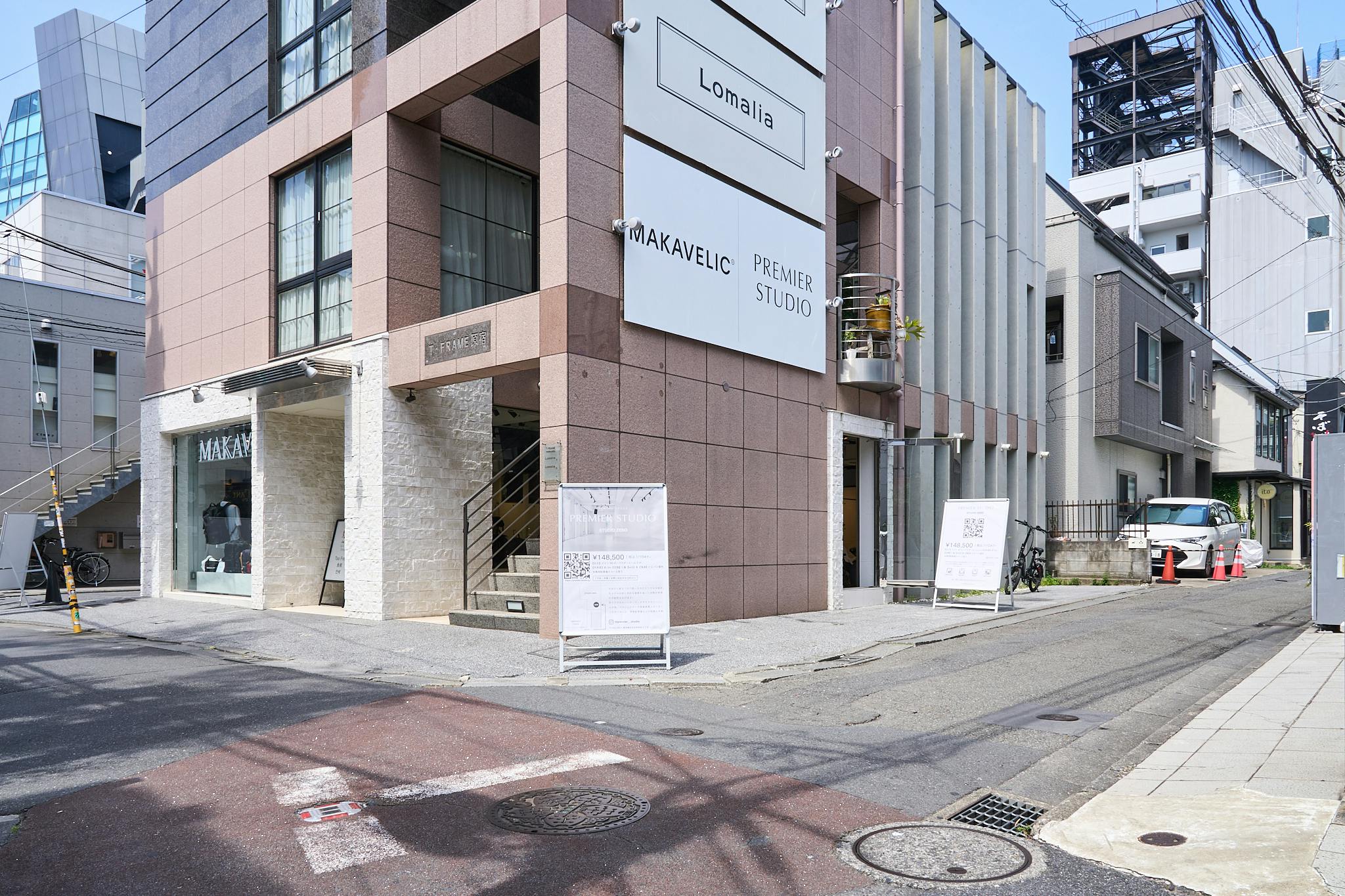 【明治神宮前駅4分】原宿・神宮前エリアの中心部！ポップアップイベントやワークショップに最適な白で統一されたシンプルさが美しいイベントスペース「PREMIER STUDIO ZERO」