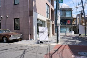 【明治神宮前駅4分】原宿・神宮前エリアの中心部!ポップアップイベントやワークショップに最適な白で統一されたシンプルさが美しいイベントスペース「PREMIER STUDIO ZERO」