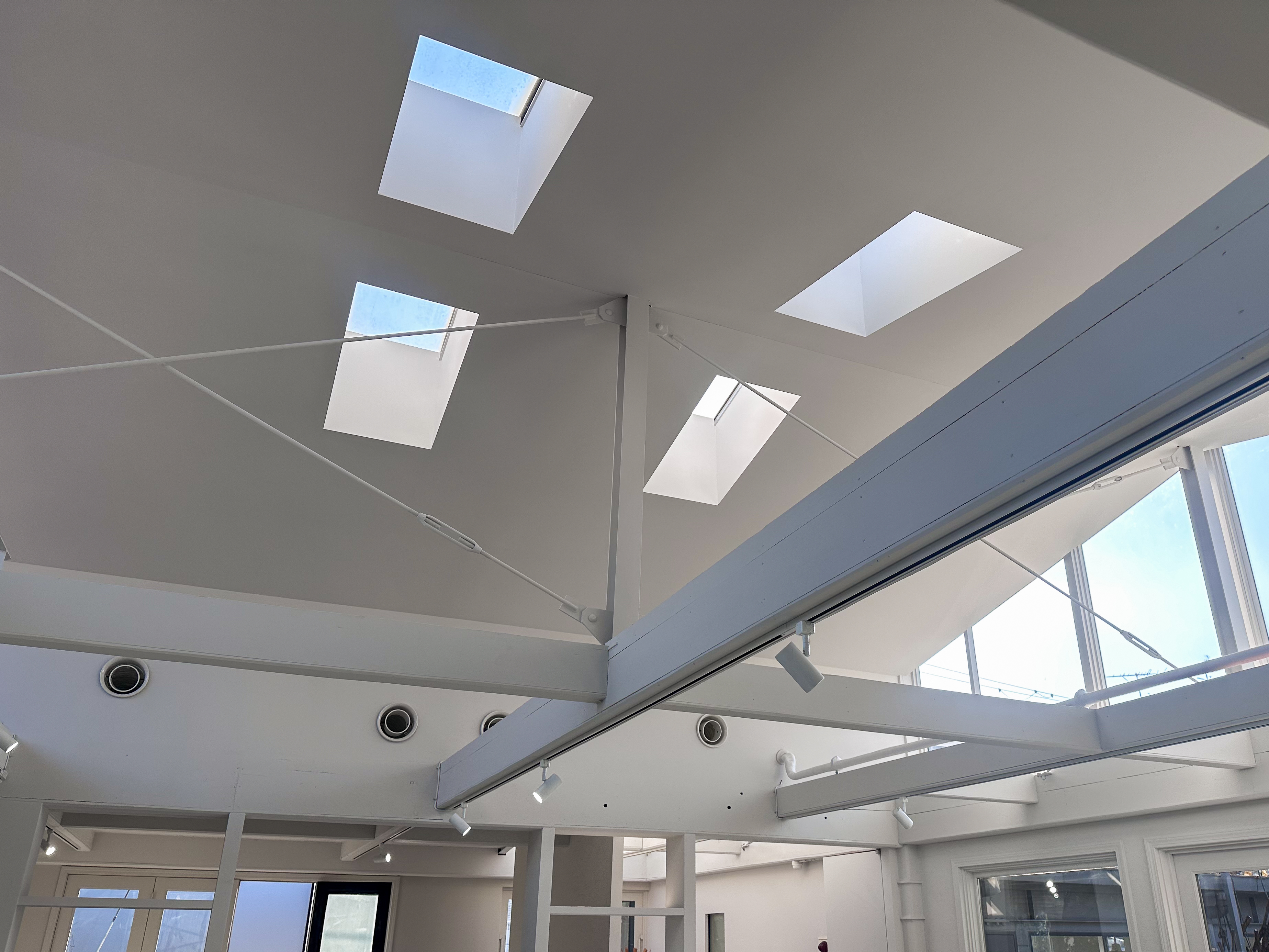 【新井薬師前駅2分】撮影や展示会に シンプルでモダンな空間のハウススタジオ（一棟貸し）