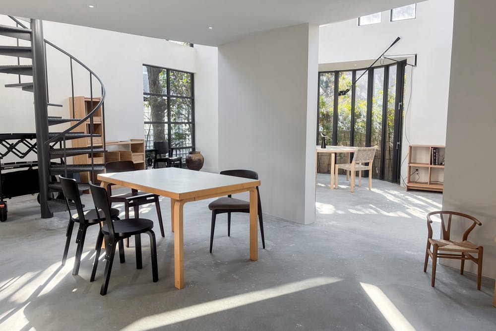 【新井薬師前駅2分】撮影や展示会に シンプルでモダンな空間のハウススタジオ(一棟貸し)