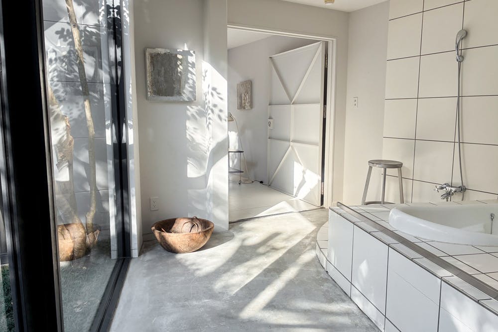 【新井薬師前駅2分】撮影や展示会に シンプルでモダンな空間のハウススタジオ(一棟貸し)