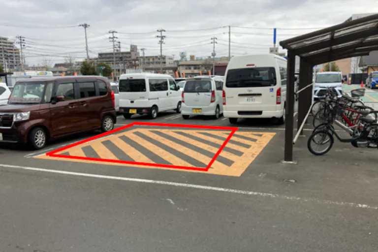 【ダイシン幸町店】駐車場 キッチンカーの出店やテント形式のイベント実施に最適な屋外の催事イベントスペースの画像1