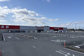 【スーパーセンターニシムタ岩川店】【スーパーセンターニシムタ岩川店】販促プロモーションや物販に最適な食鮮館側にある風除室内のレンタルスペース