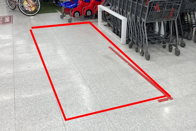 【ユニディショップス市川店】レジ付近 物販やプロモーションに最適なホームセンター内レジ付近の催事イベントスペースの画像2