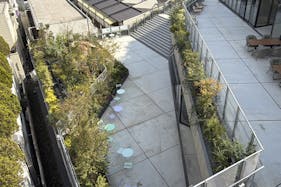 【KOMAZAWA Park Quarter】【駒沢大学駅徒歩1分】カフェ横の緑あふれるテラス空間「KOMAZAWA Park Quarter Biotope」