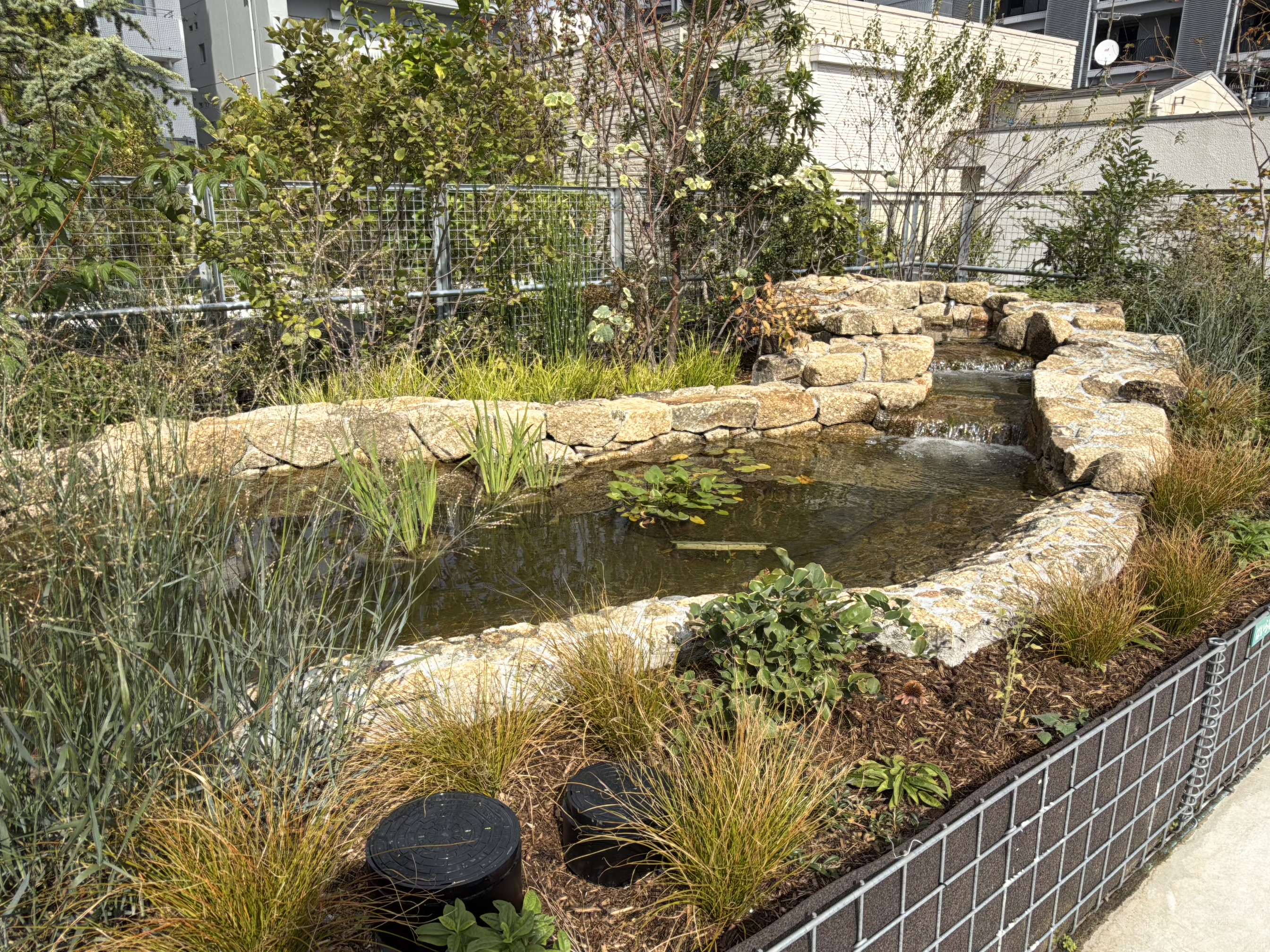 【KOMAZAWA Park Quarter】【駒沢大学駅徒歩1分】カフェ横の緑あふれるテラス空間「KOMAZAWA Park Quarter Biotope」