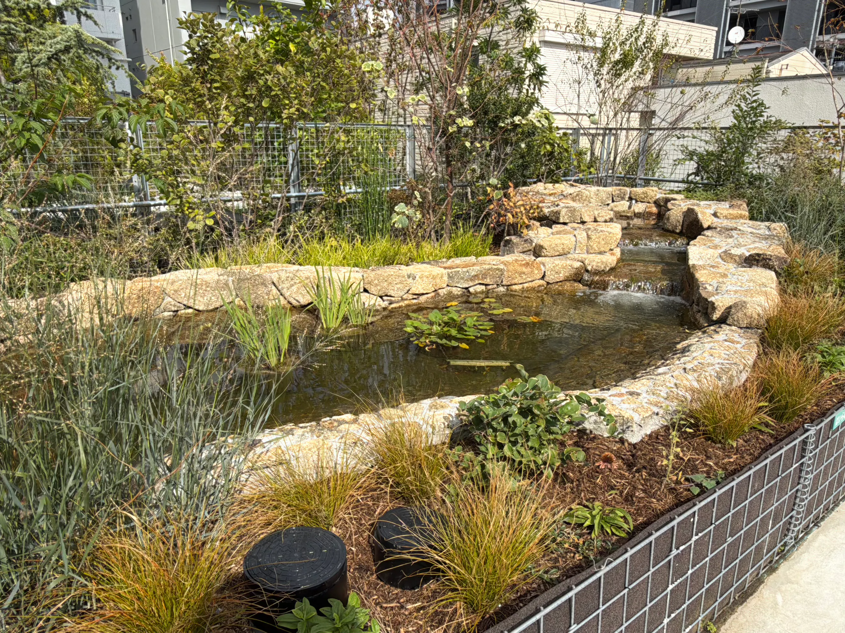 【KOMAZAWA Park Quarter】【駒沢大学駅徒歩1分】カフェ横の緑あふれるテラス空間「KOMAZAWA Park Quarter Biotope」