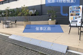 【マーケットスクエア中山寺】「1F入口横テラス」食物販や飲食、屋外イベントやプロモーションに最適なスペース