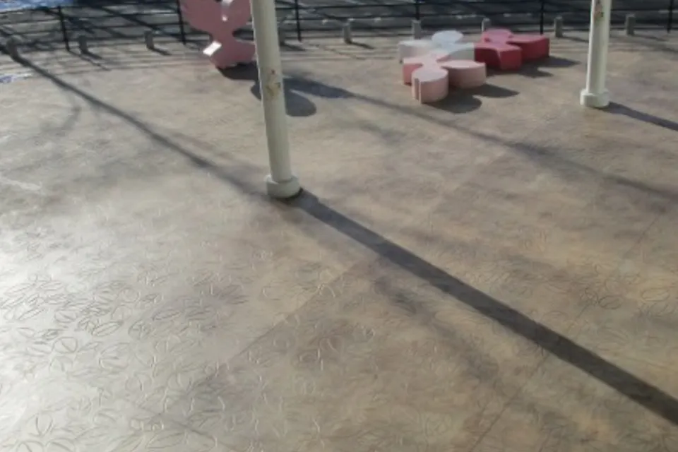 【三井アウトレットパーク 入間】1階 サウスプラザ ゲート外A