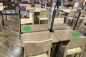 【イオンモール東浦】モールメディア フードコートステッカー【机