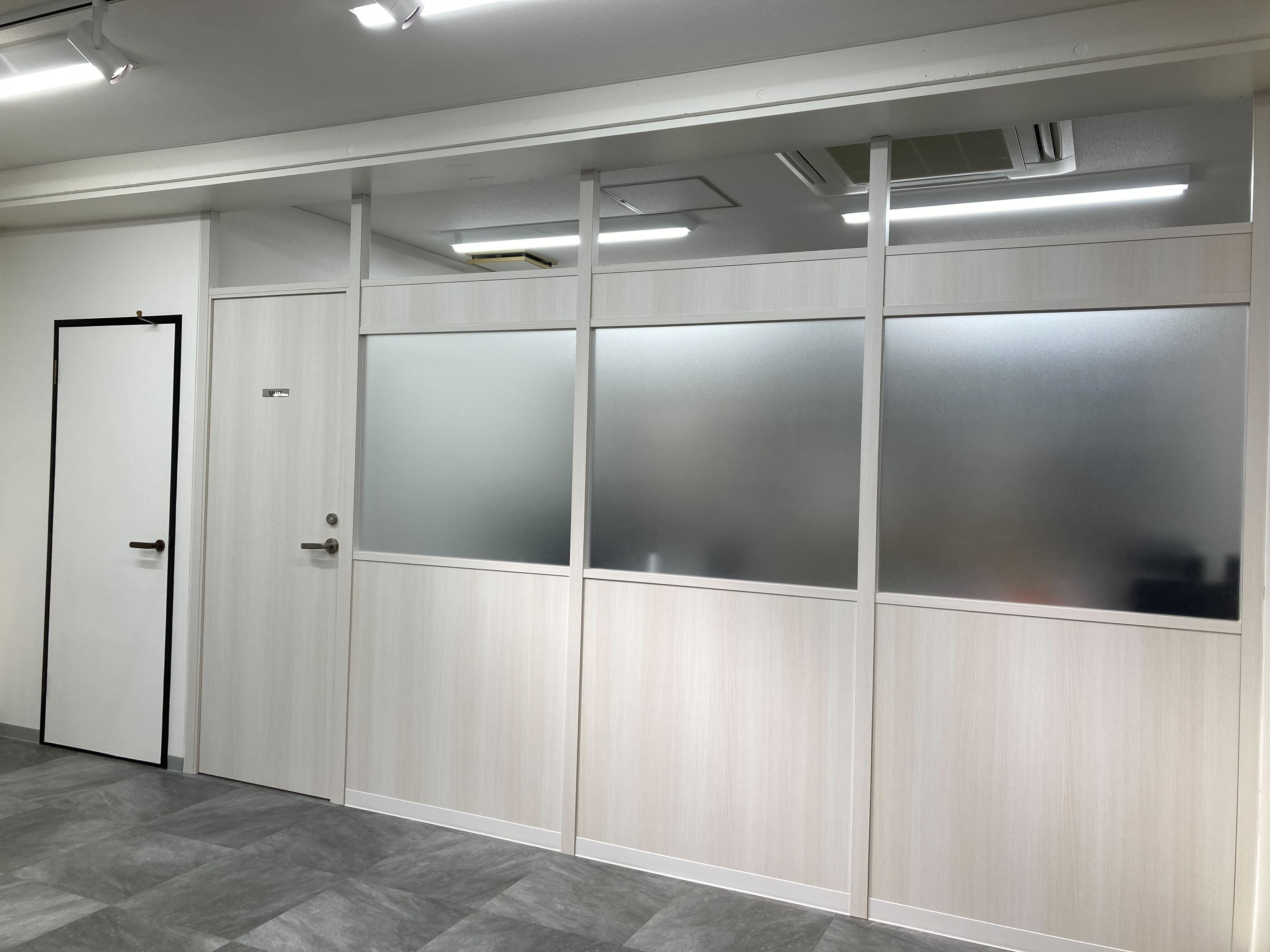 オフィス側の仕切り②