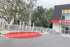 【くすりの福太郎真砂店】キッチンカーに最適なドラッグストア敷地内にあるスペース