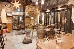 【千葉県一宮町】ポップアップストアやカフェ等の間借り出店、撮影やイベント実施に最適なおしゃれな飾り木が特徴的な一宮ビーチすぐ近くのレストランバースペース