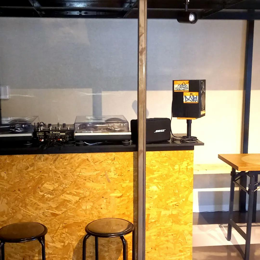 DJブースがあるので、プチイベントもできます!