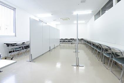 【ラフレ初生 コミュニティールーム】小会議室、セミナー、講習会に最適な商業施設内のスペース