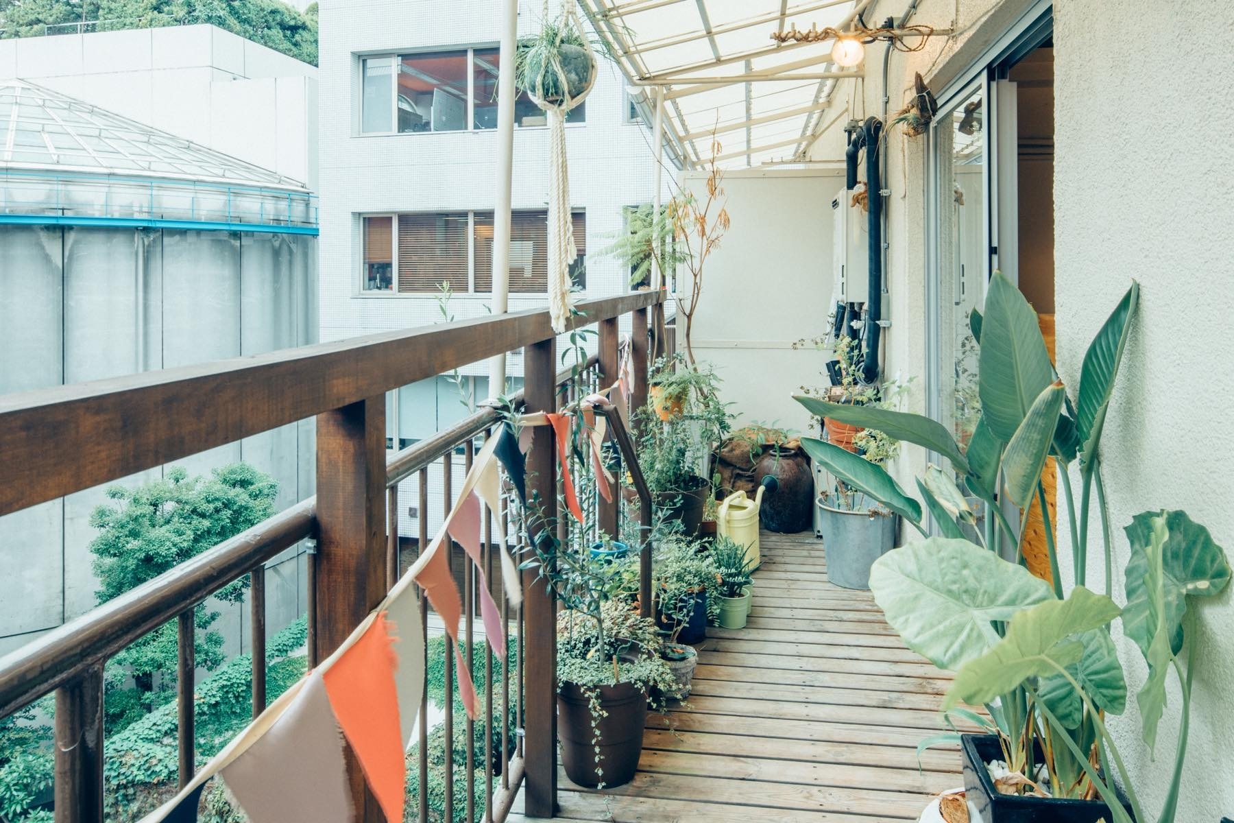 【表参道駅2分】有名建築家によって創られたウッド調の緑いっぱいの美容室ギャラリーの画像11