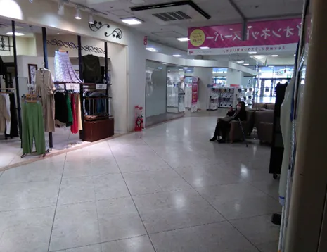 【イオン県央店】物販、食物販のポップアップストアに最適な1階コムサイズム前スペース