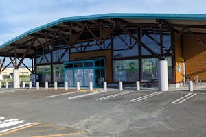 【ダイナム静岡袋井店ゆったり館】キッチンカー出店やプロモーションイベントに最適なアミューズメント施設のイベントスペース