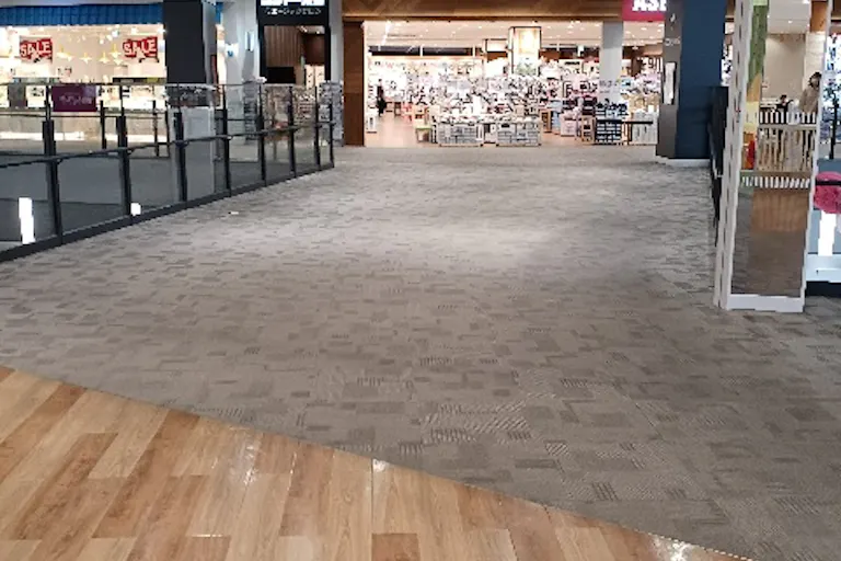 【イオンモール木更津】2F フードコート前ブリッジの画像2