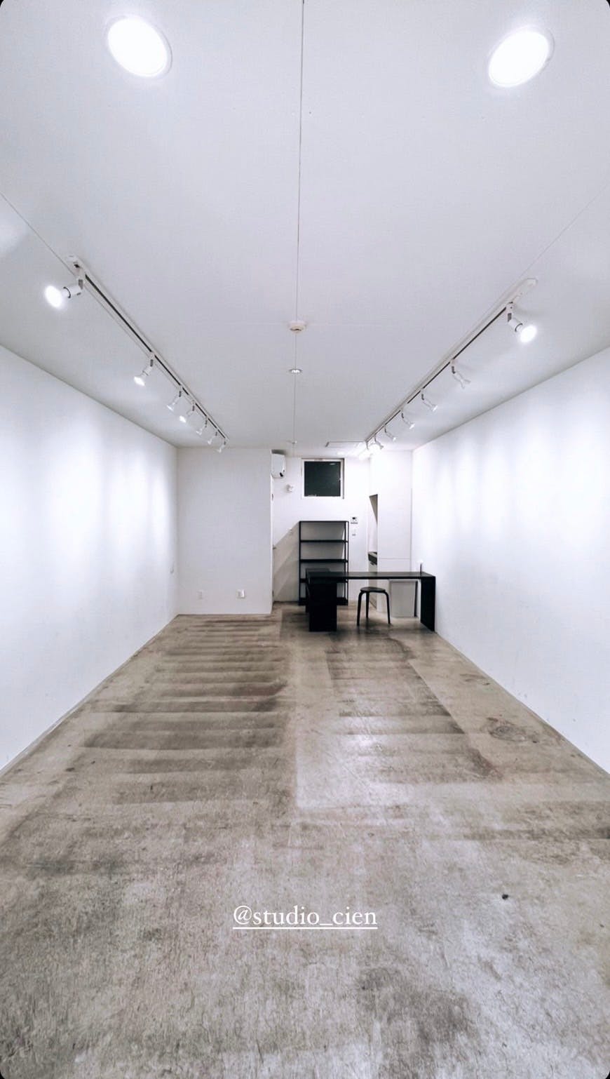 【明治神宮前駅5分】ポップアップストアや展示会に適した白を基調としているレンタルスペース