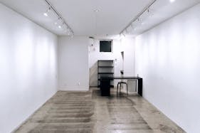 【明治神宮前駅5分】ポップアップストアや展示会に適した白を基調としているレンタルスペース