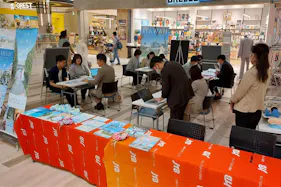 【イオンモール草津】3F ディズニーストア前