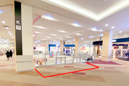 【イオンモール富士宮】各種プロモーションや物販、食物販のポップアップストアに最適な2F センターコートブリッジのイベントスペース