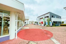 【熊谷ハウジングステージ】キッチンカーでの出店に最適な大型住宅展示場内中央にある屋外スペース