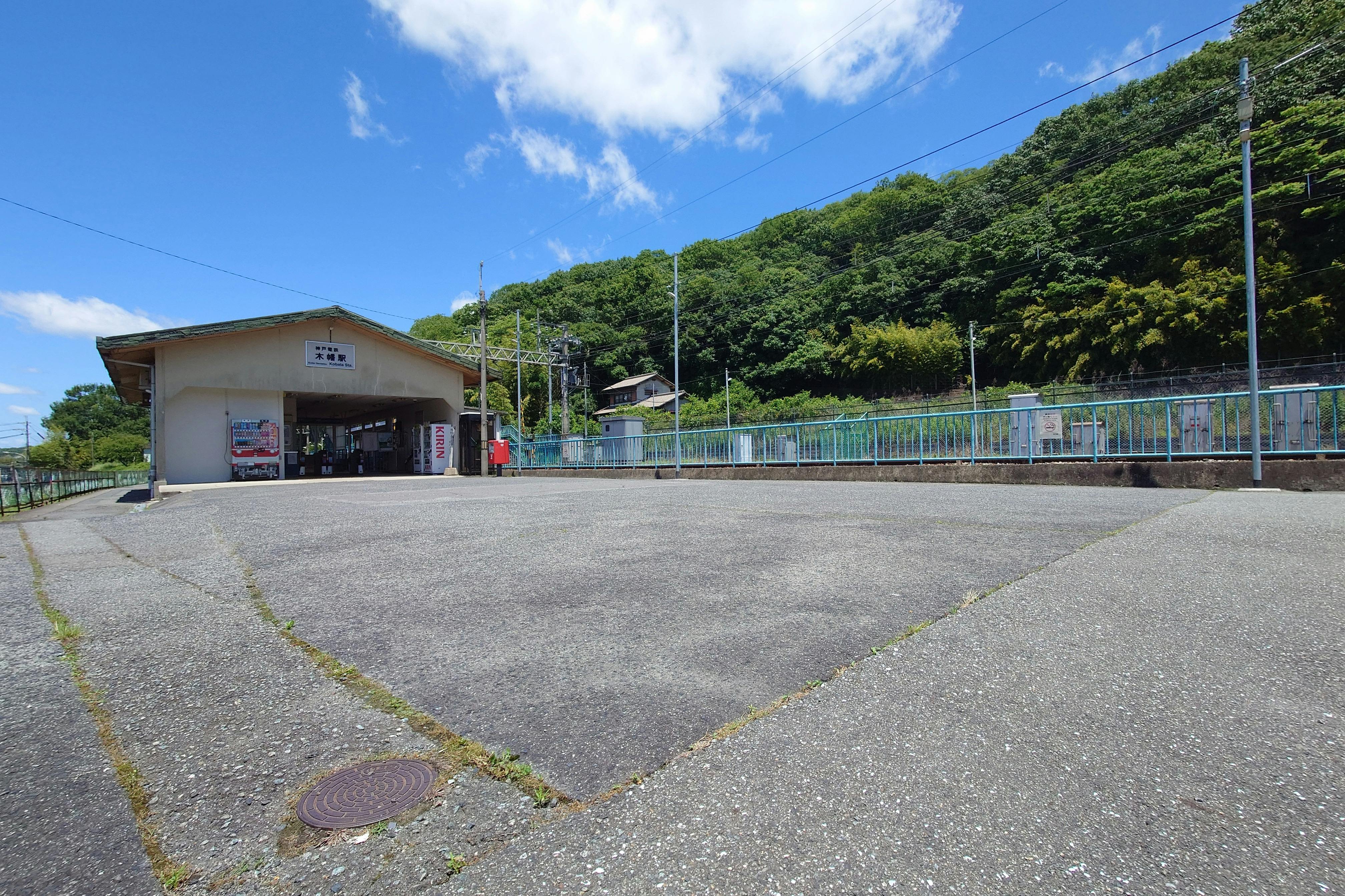 【木幡駅】物販やプロモーションに最適 自動車の乗り入れが可能な改札外駅前広場イベントスペース