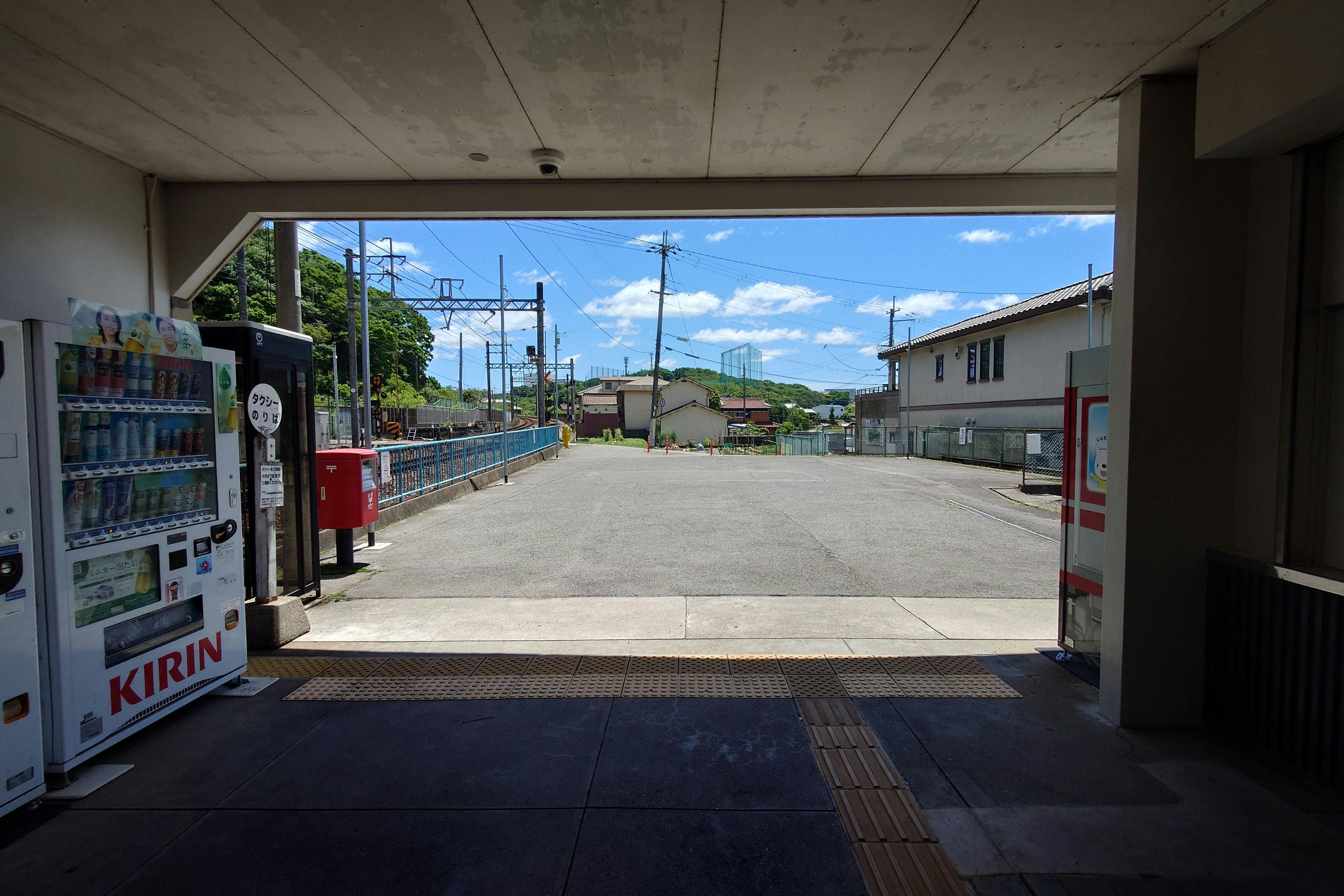 【木幡駅】物販やプロモーションに最適 自動車の乗り入れが可能な改札外駅前広場イベントスペース