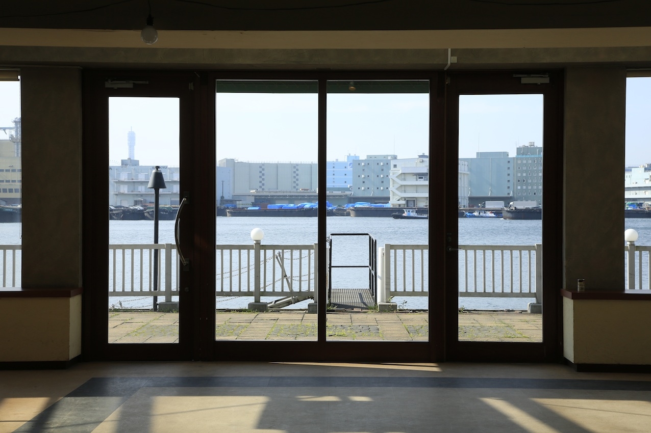 フロアから直接テラスへ出ることができます。