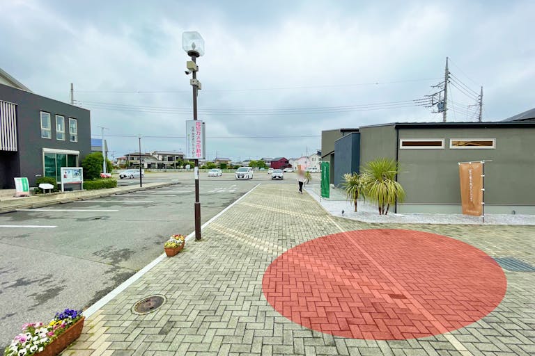 【本庄ハウジングステージ】各種プロモーションイベントやポップアップストアでの出店に最適な大型住宅展示場のインフォメーション横にある屋外スペースの画像6