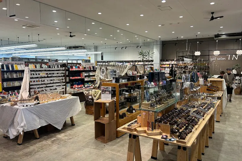 【TSUTAYA さくらの森店】販促イベントや物販に最適なメインスペースイベントスペース