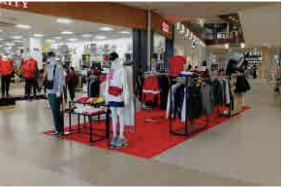 【イオンモール沖縄ライカム】2F ヴィレッジ入口広場