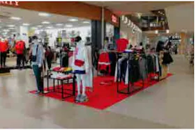 【イオンモール沖縄ライカム】2F ヴィレッジ入口広場