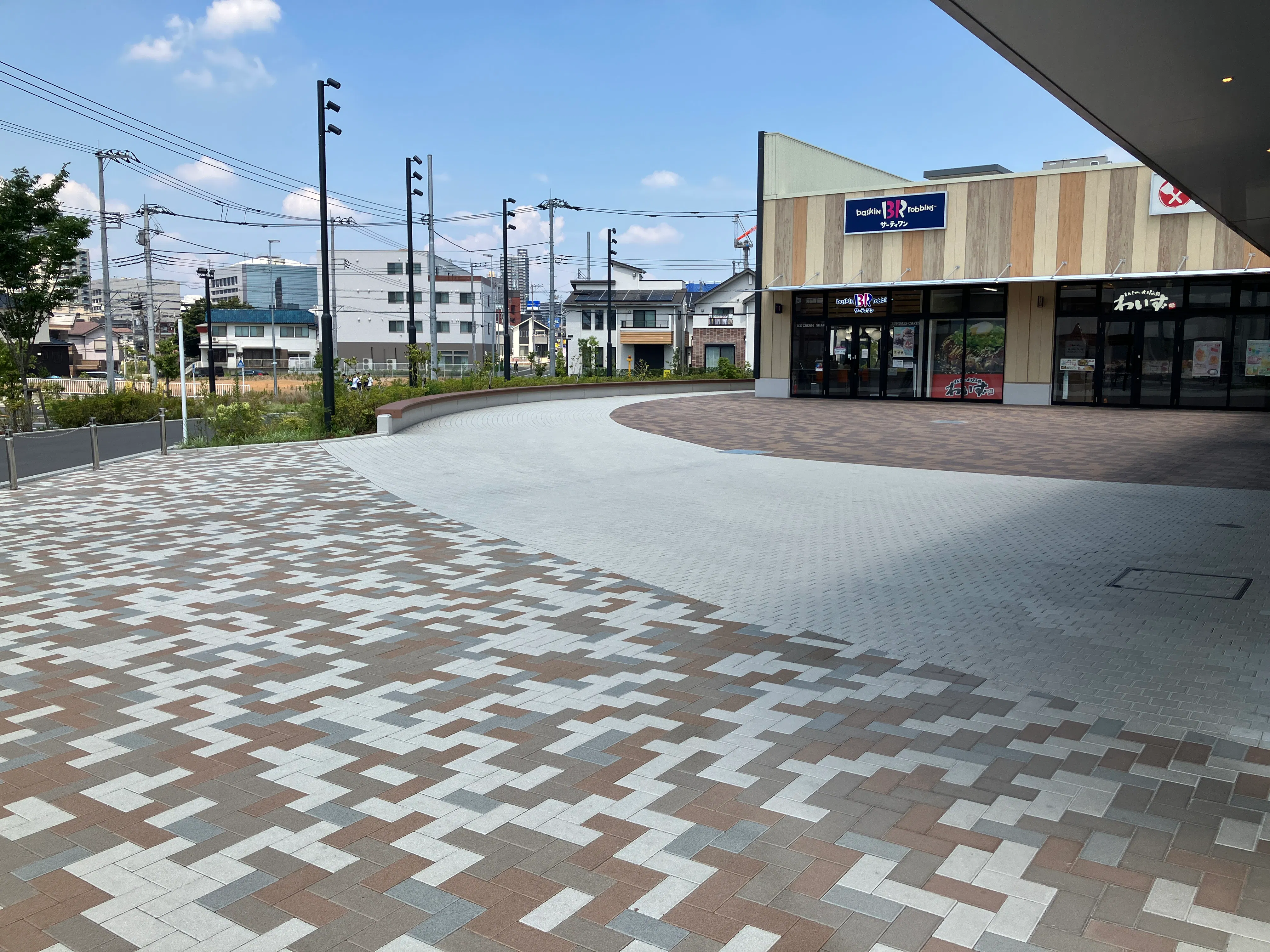 【SOCOLA所沢】1階屋外（ケンタッキー前） 販促プロモーションに最適な催事イベントスペース